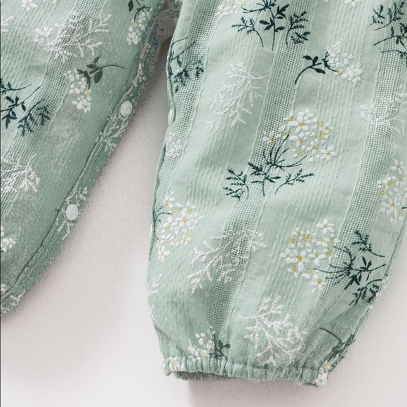 NWOT Baby Girl’s Floral Short sleeve Jumpsuit. Size: 12-18 Months Color: Green - Picture 6 of 8